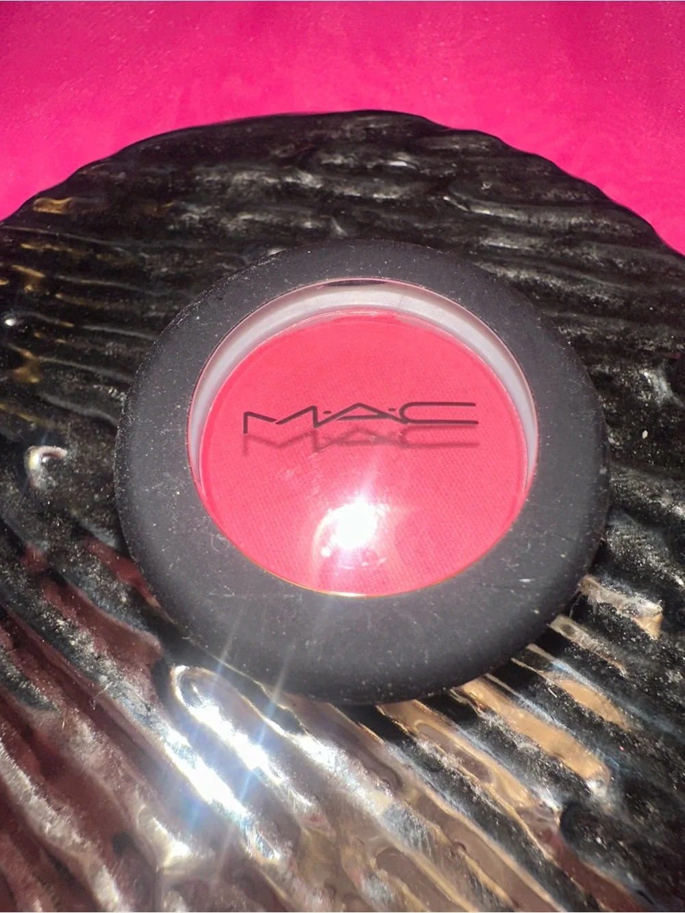 MAC Fall In Love Powder Kiss Eyeshadow — Brand New